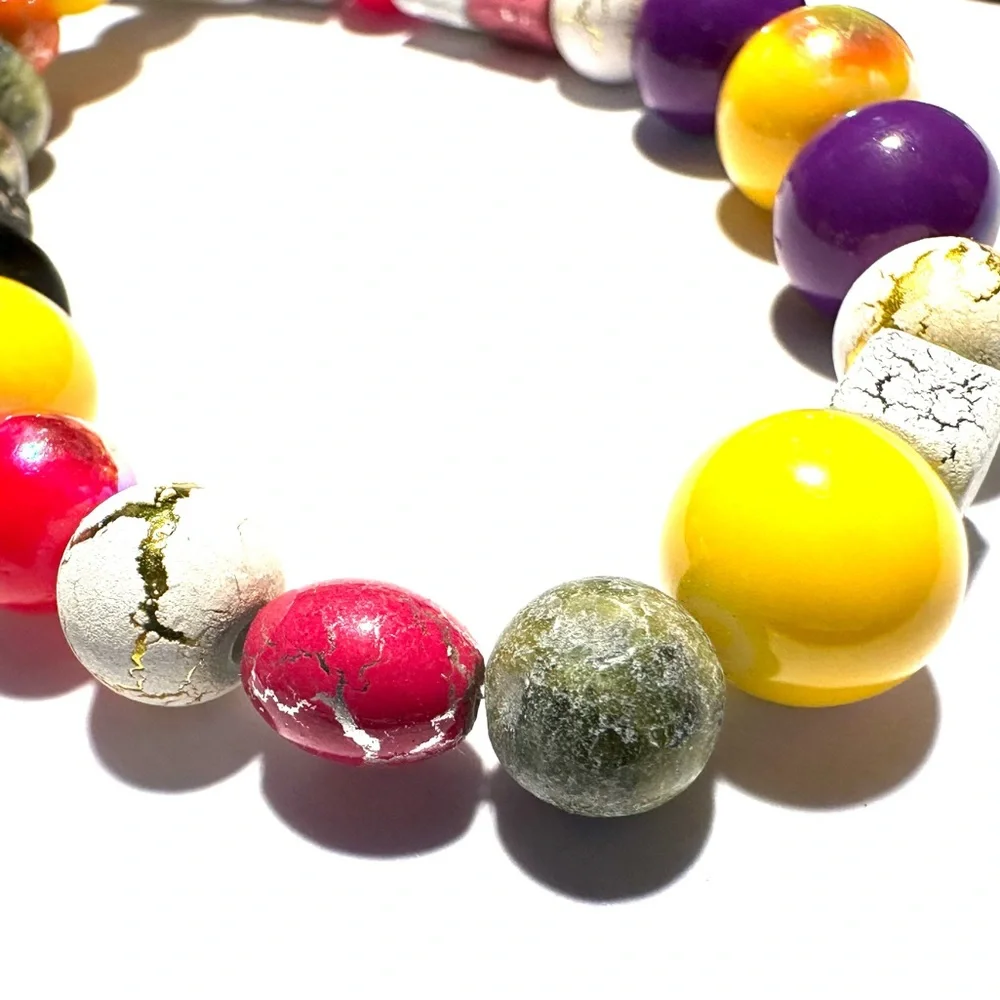 16” Strand of Colorful, High-End Beads - Picture 6 of 8